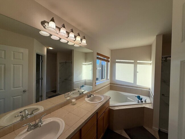 Building Photo - 13243 124th Ct NE