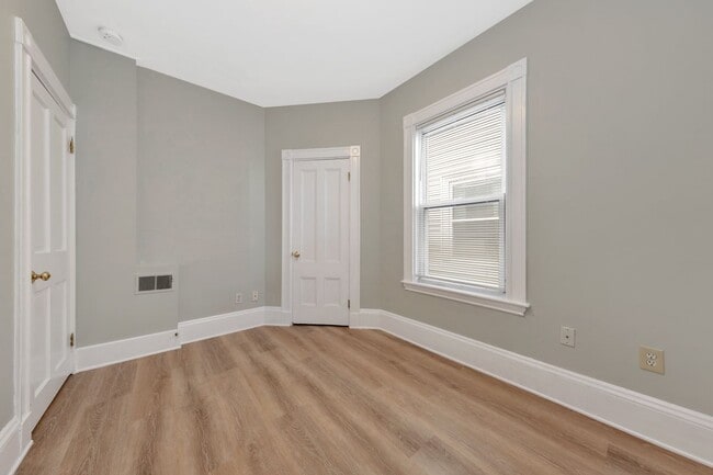 Building Photo - 6 Bellflower St