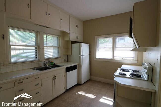 Building Photo - 1010 Ratone St