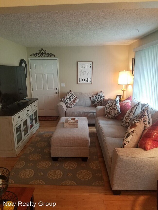 Building Photo - 1385 Dollar St