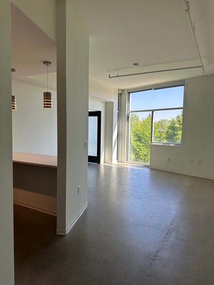 Building Photo - 2115 Yeaman Pl