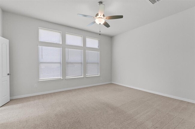 Building Photo - 562 Leadtree Loop