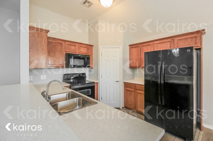 Building Photo - 4416 Applegate Dr