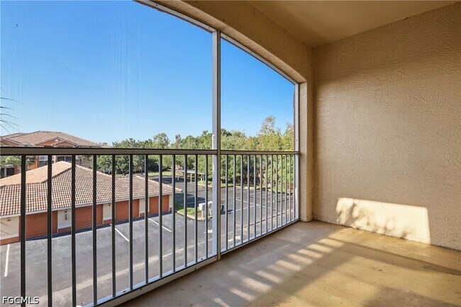 Building Photo - 6321 Aragon Way