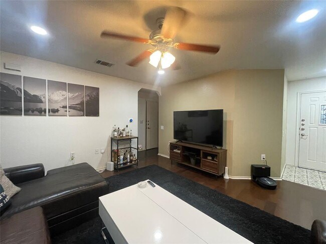 Building Photo - 1513 Coriander Dr