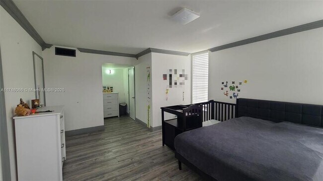 Building Photo - 2650 S Course Dr
