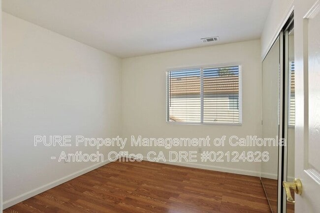 Building Photo - 2304 Yorkshire Ct