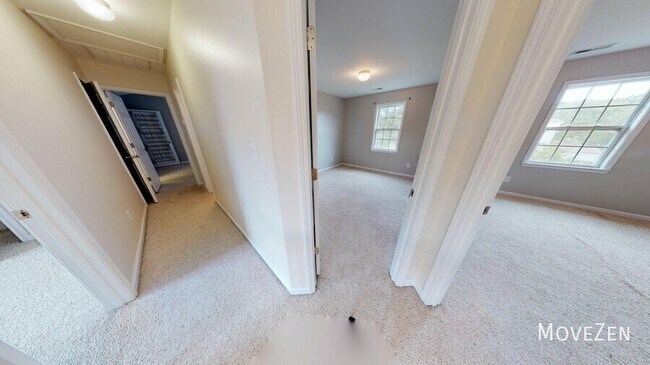 Building Photo - 2916 Hayward Ct