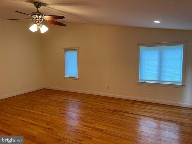 Building Photo - 118 Quaint Acres Dr