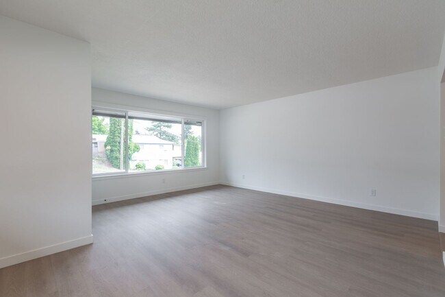 Building Photo - Crowne Pointe Apartment Homes
