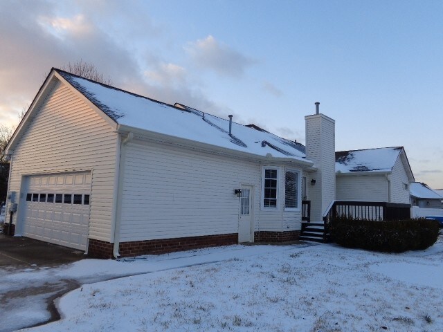 Building Photo - 2422 English Hill Dr