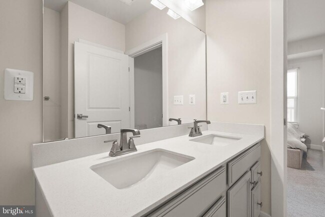 Building Photo - 46294 Mount Milstead Ter