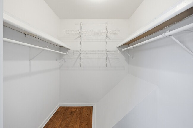 Building Photo - 377 Farmingdale Cir