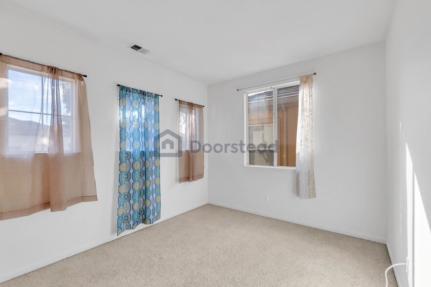 Building Photo - 2955 Vineyard Park Dr