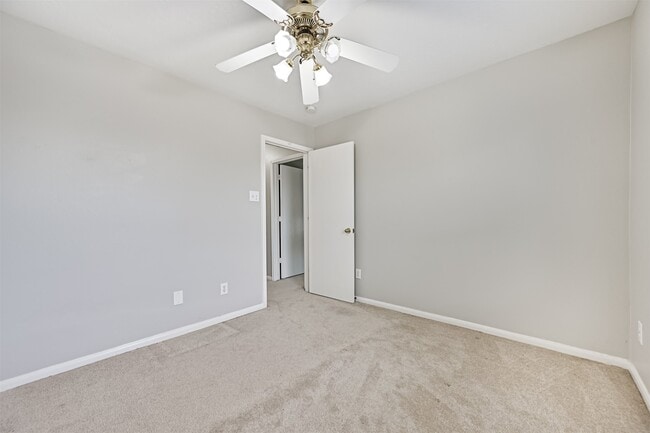 Building Photo - 4714 Montclair Hill Ln