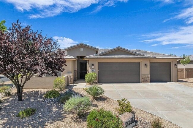 Building Photo - Coral Canyon Living! 3 Bedroom Home with C...