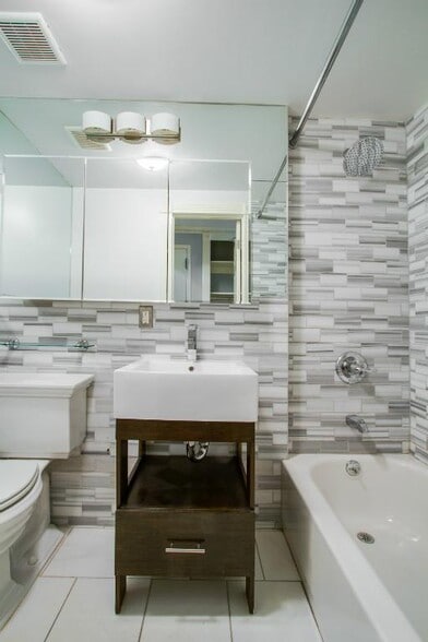 Building Photo - 444 W 52nd St