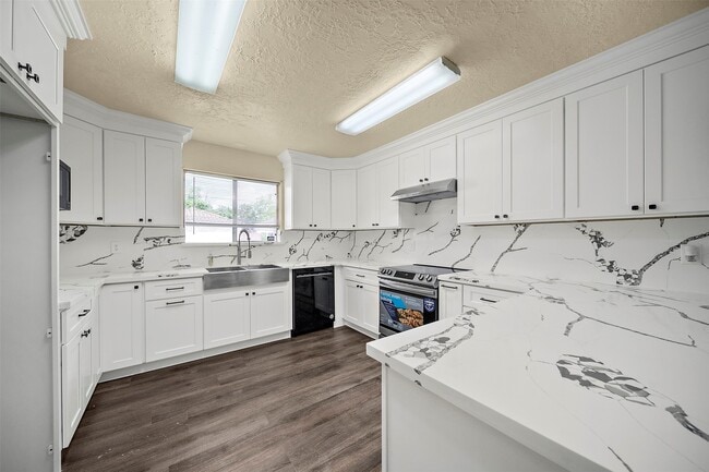 Primary Photo - 14107 Woodnook Dr