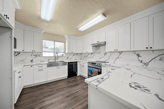 Building Photo - 14107 Woodnook Dr