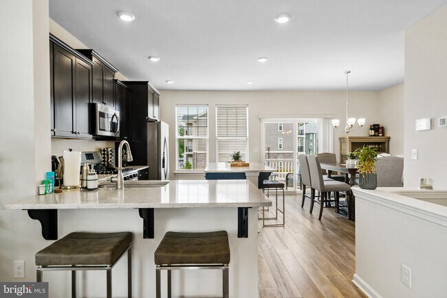 Building Photo - 18 Rome Wy