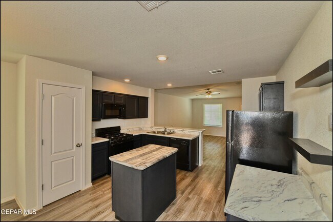 Building Photo - 952 Orangetip Dr