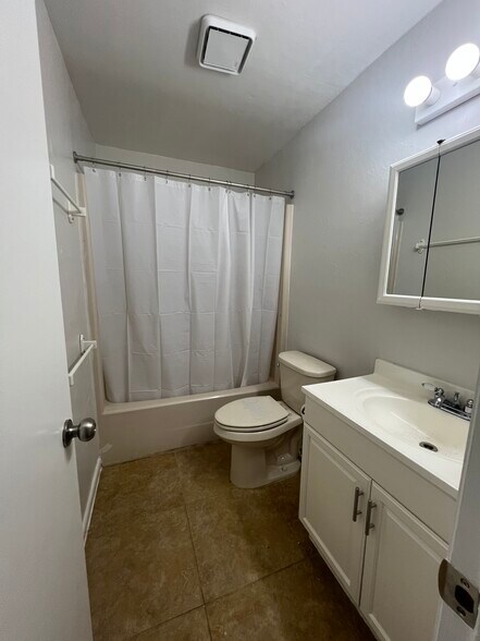 Building Photo - 4146 Plantation Cove Dr