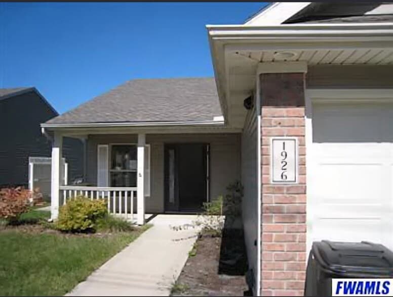 Building Photo - 1926 Beechmont Dr