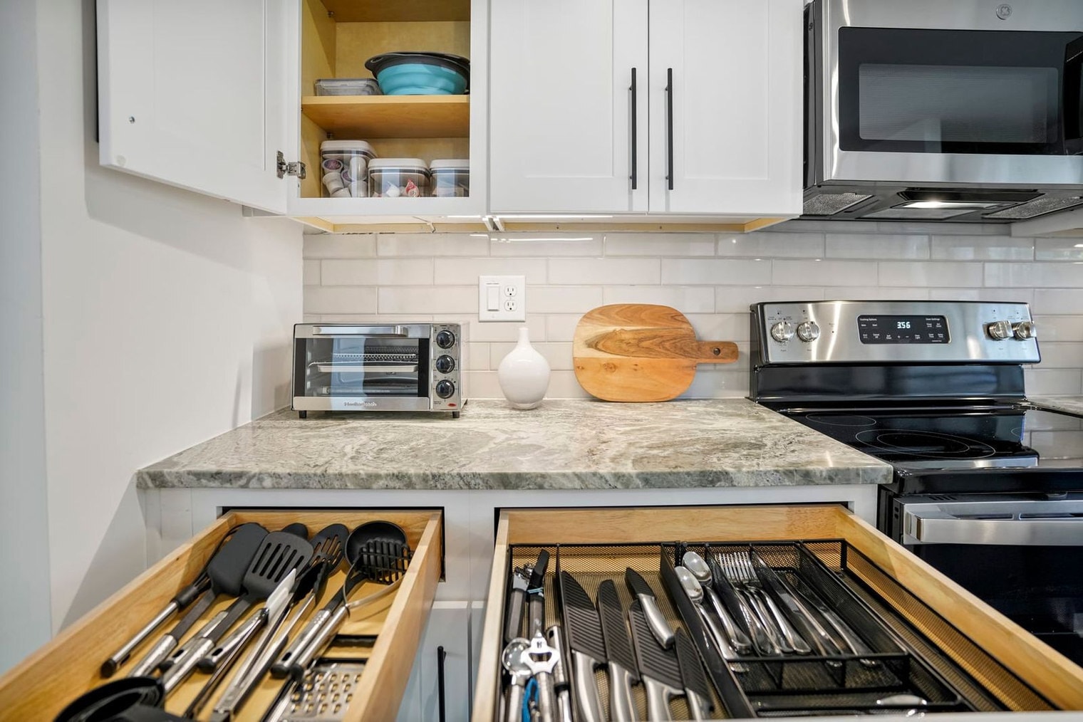 Building Photo - 975 Shadowridge Dr SE