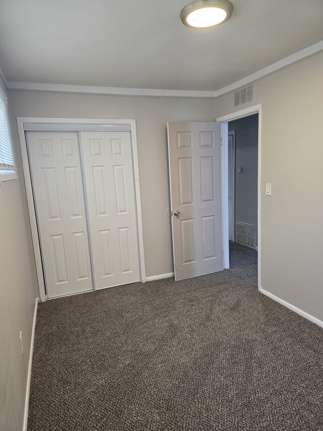 Building Photo - 12867 Westbrook St