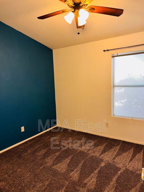 Building Photo - 4463 E South Fork Dr