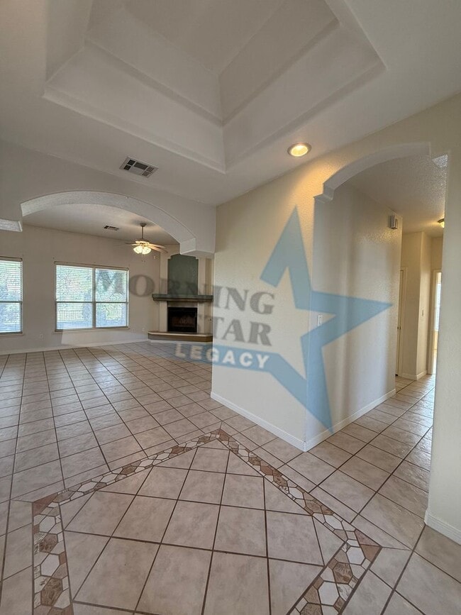 Building Photo - Spacious 3-Bedroom Home Off Roadrunner!