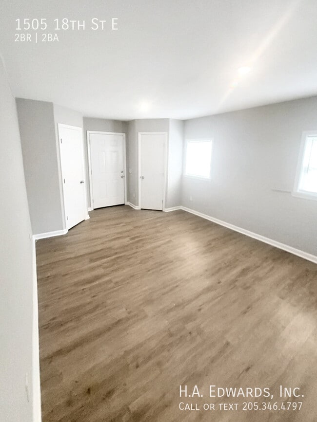 Building Photo - 1505 18th E St