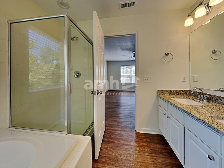 Building Photo - 4498 Megan Danielle Dr