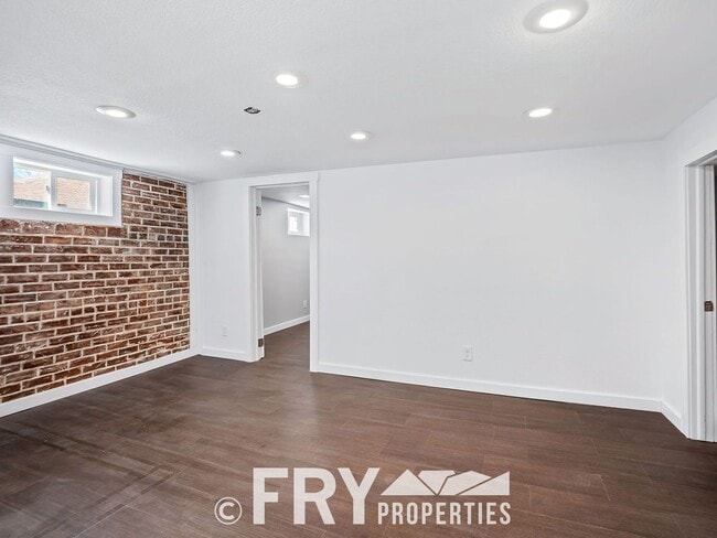 Building Photo - 3125 Sheridan Blvd
