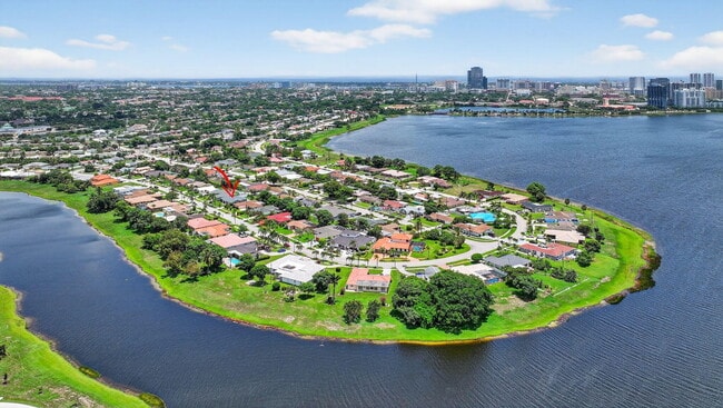 Building Photo - 600 S Mangonia Cir