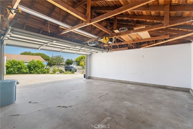 Building Photo - 17551 Misty Ln