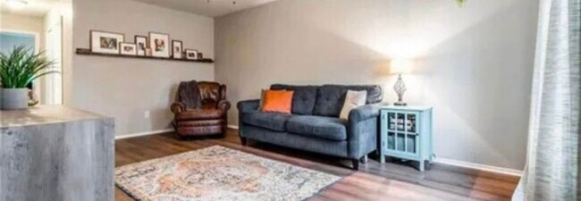 Building Photo - 1906 Springfield Center Rd