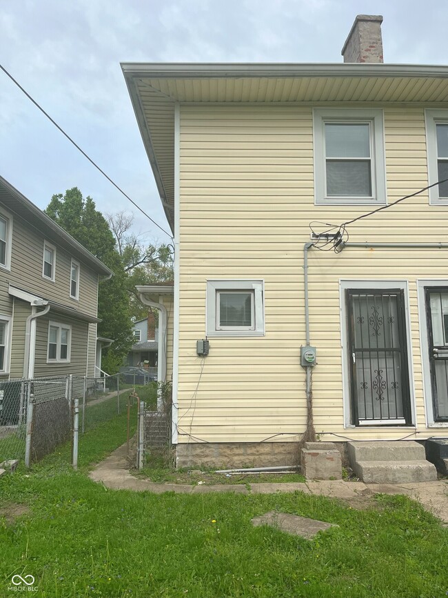 Building Photo - 3256 Winthrop Ave