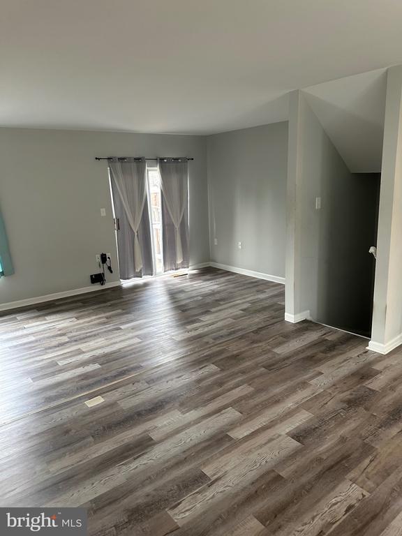 Building Photo - 10934 Mission Ridge Dr