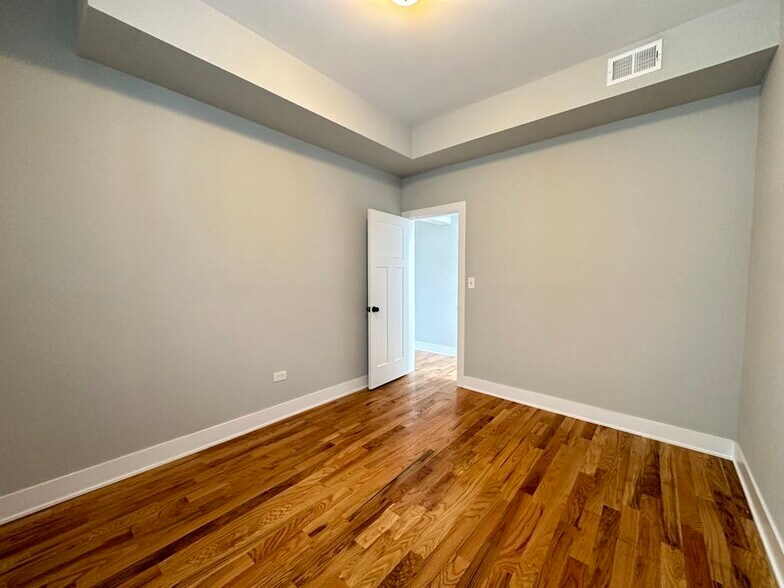 Building Photo - 383 Park Ave