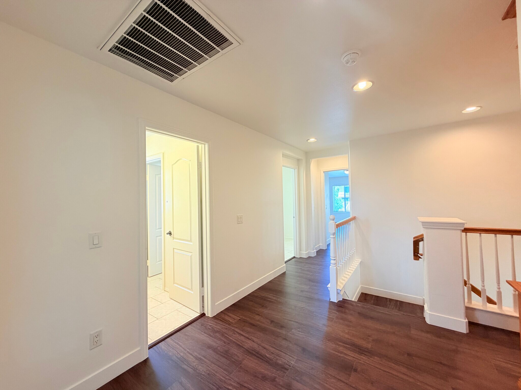 Building Photo - 28330 Linda Vista St