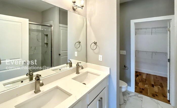 Building Photo - 1067 Montague Pl