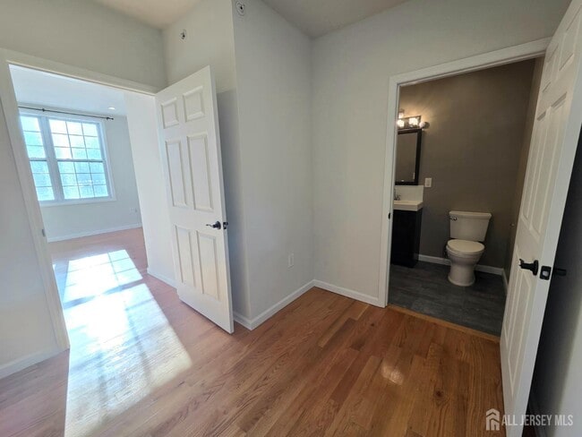 Building Photo - 120 Georges Rd