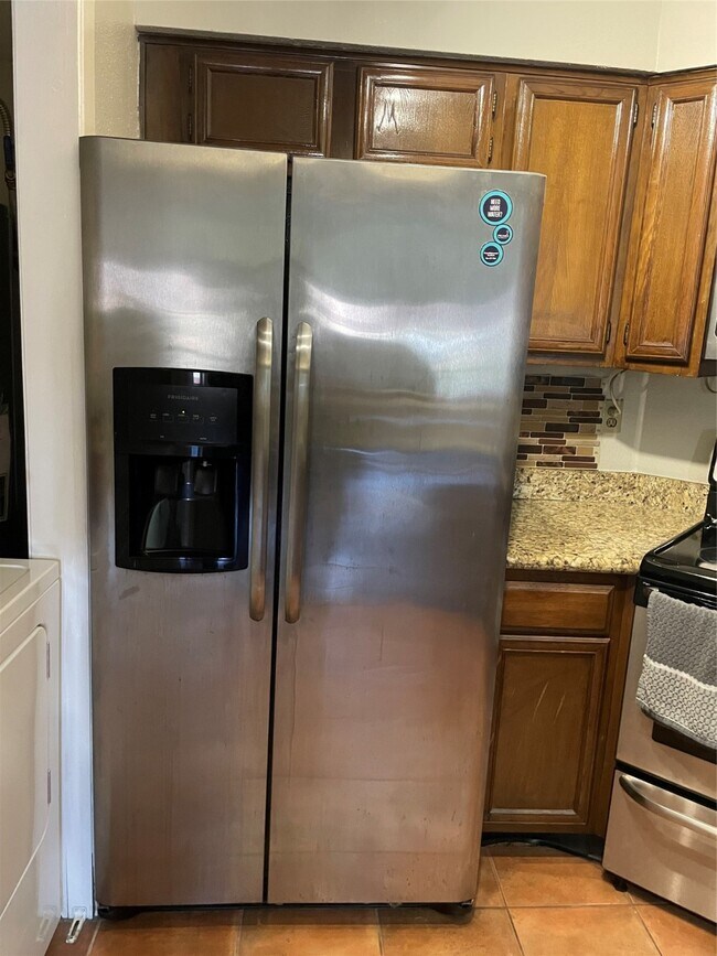 Building Photo - 10555 Turtlewood Ct