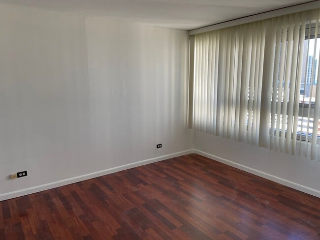 Building Photo - FAIRWAY MANOR