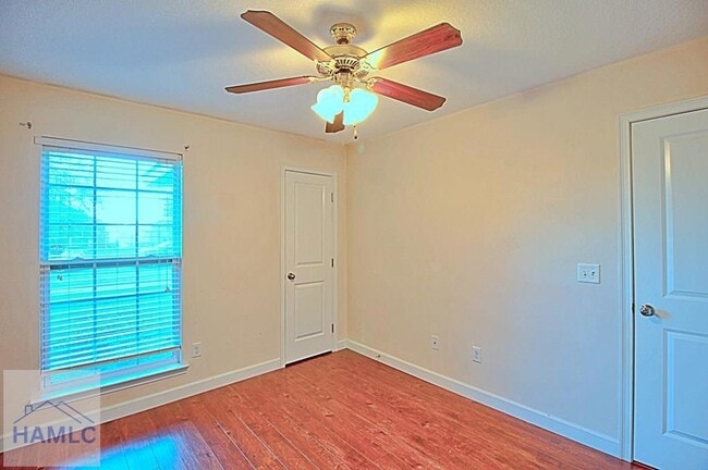 Building Photo - 229 Augusta Way