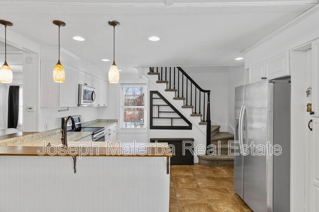 Building Photo - 44 Providence St