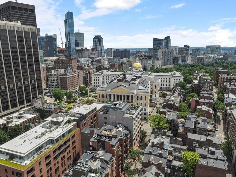 Building Photo - 32 Derne St