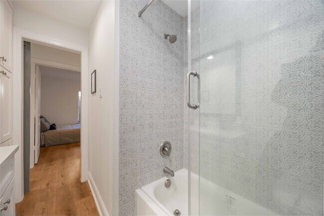 Building Photo - 2011 De Milo Dr