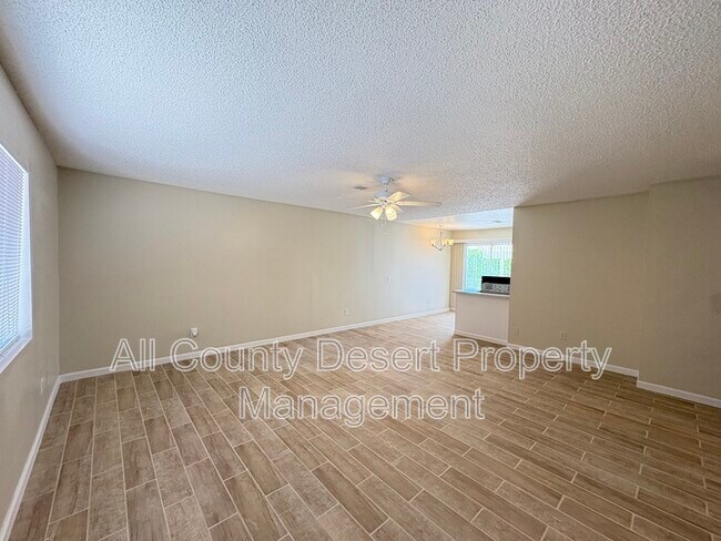 Building Photo - 68085 Cll Bolsa